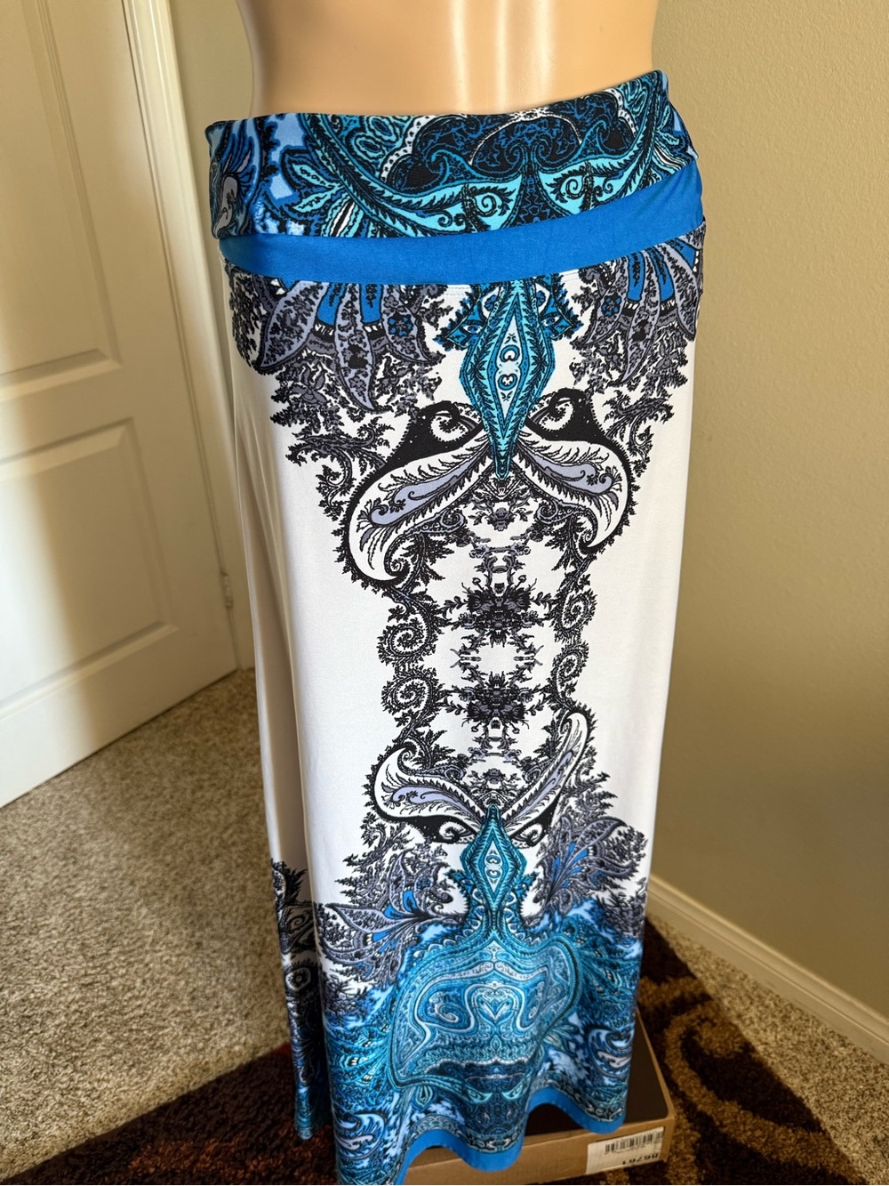 VENUS White Maxi Skirt with Blue Paisley Print